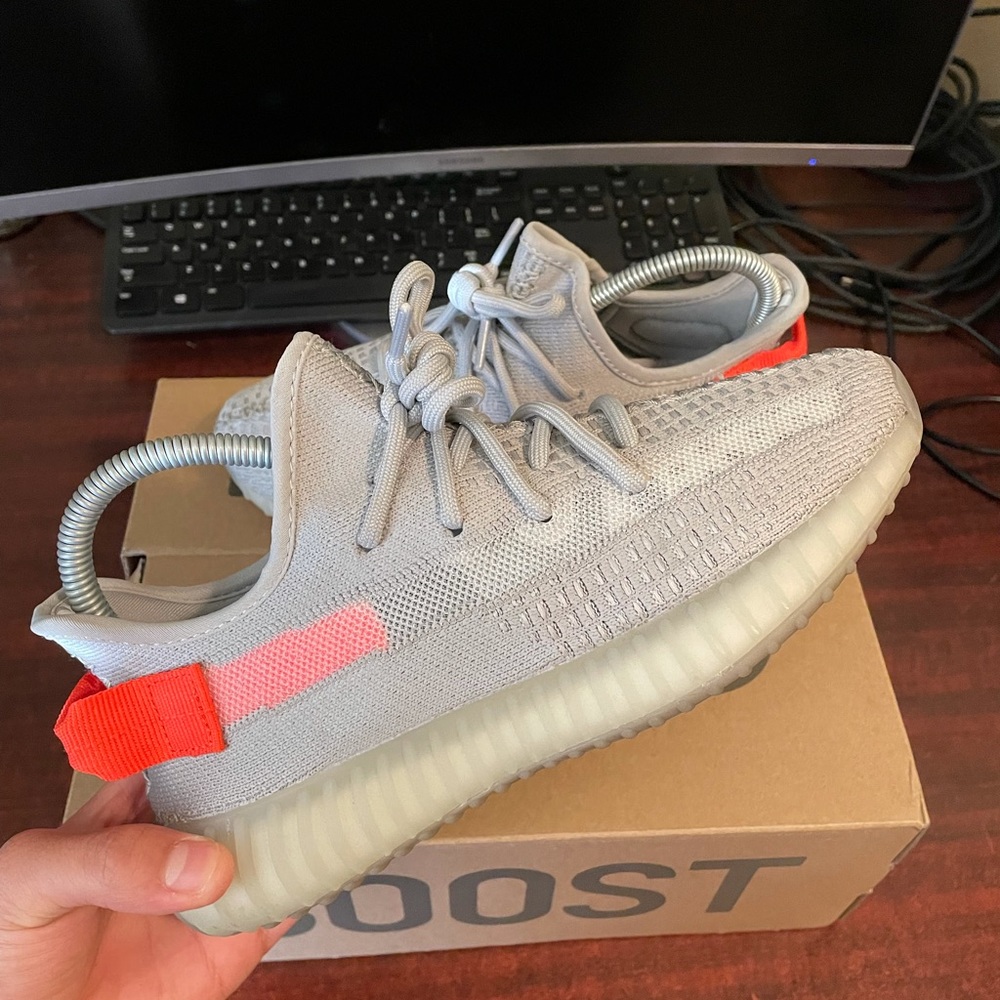 Adidas Yeezy Boost 350 V2 Tail Light FX9017 Size 5M / 6W